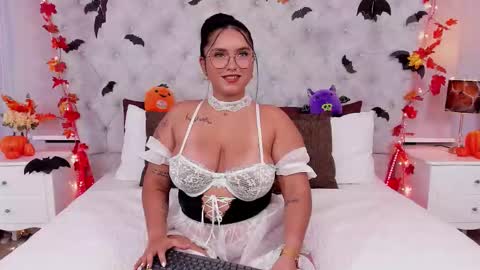 kateanderss online show from October 21, 2025, 10:54 pm
