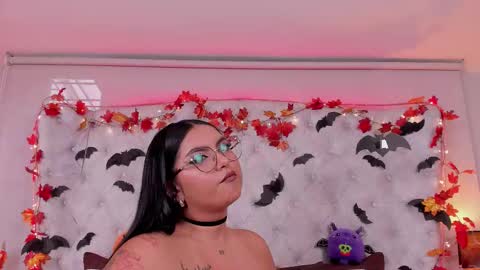 kateanderss online show from October 27, 2025, 9:52 pm