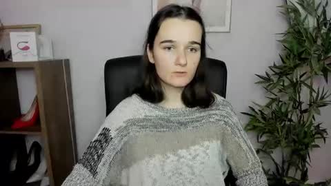 Kate  online show from December 7, 2024, 11:07 am