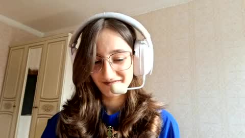 Snapshot of katelyncygrymus chatting on March 24, 2026, 6:07 am Elwyna online show from March 24, 2026, 6:07 am