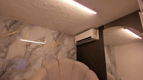 Im Katherine but call me Kate  online show from April 18, 2026, 11:58 am