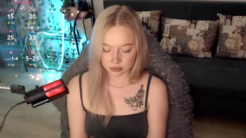 Snapshot of katerinaxvold chatting on September 15, 2025, 9:59 pm Lisa online show from September 15, 2025, 9:59 pm