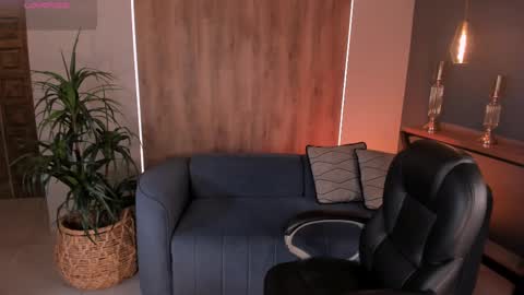 K A T E  online show from March 3, 2025, 5:50 pm