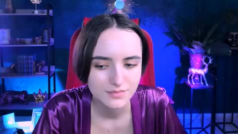 katewillows online show from January 14, 2026, 5:02 am