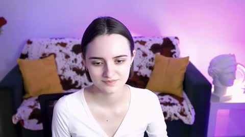 katewillows online show from March 22, 2026, 4:27 am