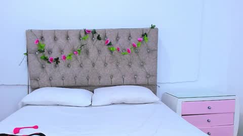 Snapshot of katey_curvy01 chatting on December 17, 2025, 12:49 am katey Curvy01 online show from December 17, 2025, 12:49 am