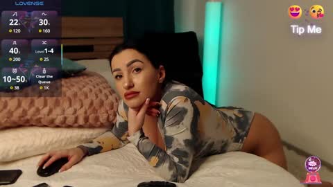 Snapshot of katey_riva35708 chatting on February 5, 2025, 12:53 am KateyRiva online show from February 5, 2025, 12:53 am