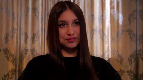 OLIVIA  online show from April 14, 2026, 7:25 am