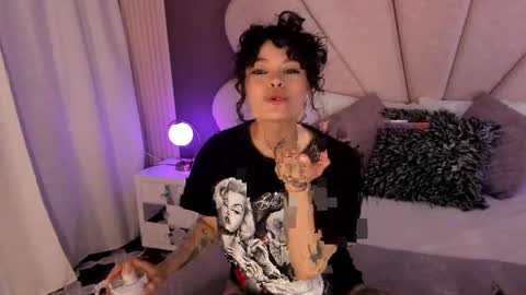 Snapshot of kathegomez_ chatting on April 18, 2026, 3:21 am KatheGomez online show from April 18, 2026, 3:21 am