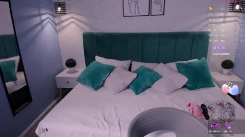 Snapshot of katherin_smith_ chatting on December 6, 2024, 7:32 am kathe online show from December 6, 2024, 7:32 am