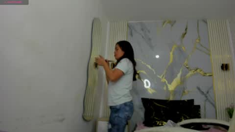 Paola online show from May 12, 2026, 12:35 pm