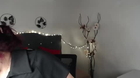 kathygonzalez_ online show from January 14, 2025, 11:20 am