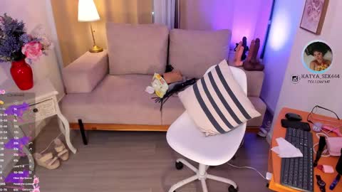 katia_high online show from October 1, 2025, 4:40 am