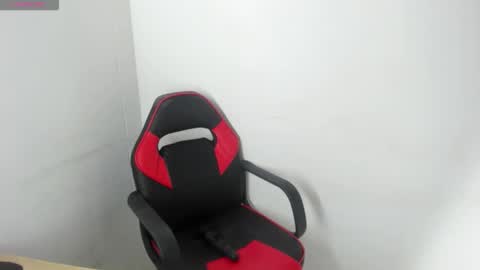 Snapshot of katialips_ chatting on October 29, 2025, 9:49 pm Katia online show from October 29, 2025, 9:49 pm