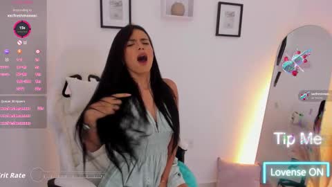 Snapshot of katialips_ chatting on November 26, 2025, 11:28 pm Katia online show from November 26, 2025, 11:28 pm