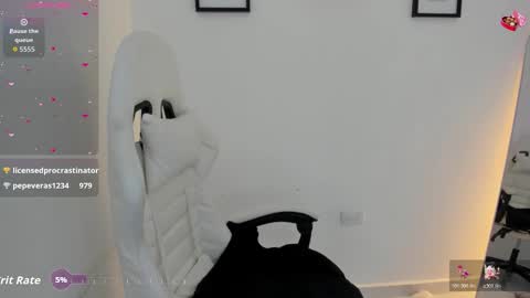 Snapshot of katialips_ chatting on January 7, 2026, 4:37 am Katia online show from January 7, 2026, 4:37 am