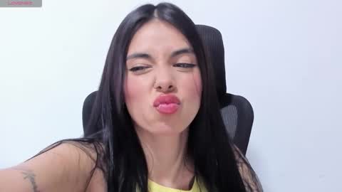 Snapshot of katialips_ chatting on January 8, 2026, 3:36 pm Katia online show from January 8, 2026, 3:36 pm