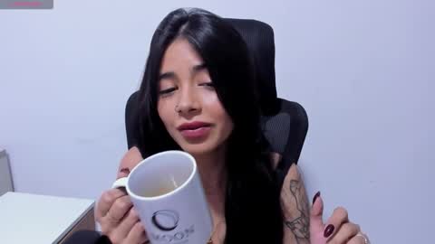 Snapshot of katialips_ chatting on January 17, 2026, 3:28 pm Katia online show from January 17, 2026, 3:28 pm