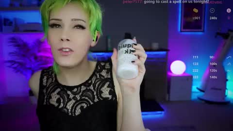 Katie online show from October 28, 2025, 8:33 pm