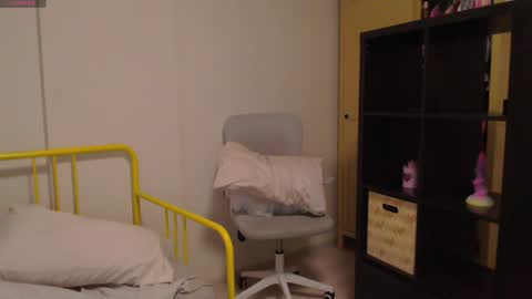 Katie Deville online show from December 2, 2024, 6:52 am