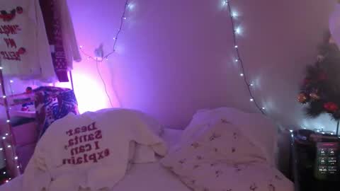 Snapshot of katie_deville chatting on December 20, 2025, 2:29 am Katie Deville online show from December 20, 2025, 2:29 am