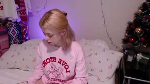 Snapshot of katie_deville chatting on December 21, 2025, 1:35 am Katie Deville online show from December 21, 2025, 1:35 am