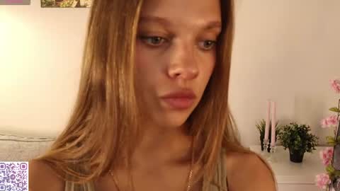 Snapshot of katie_hawkins chatting on July 22, 2026, 6:16 am Mary online show from July 22, 2026, 6:16 am