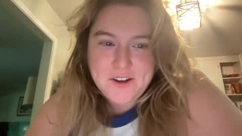 Snapshot of katiecopper27 chatting on August 9, 2026, 2:44 pm katiecopper27 online show from August 9, 2026, 2:44 pm