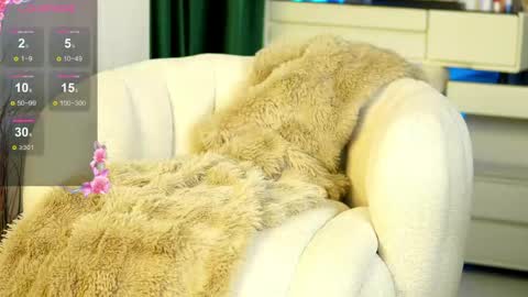 KatieCutieeXoo online show from May 11, 2026, 9:37 am
