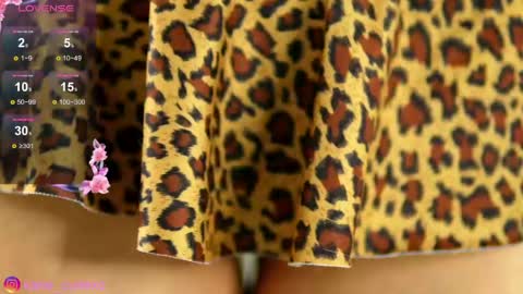 KatieCutieeXoo online show from May 19, 2026, 6:58 pm