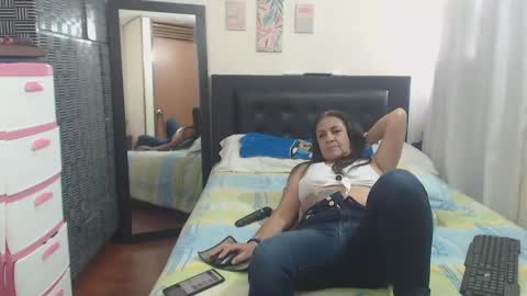 Snapshot of katiehotx chatting on February 8, 2025, 7:05 pm katie online show from February 8, 2025, 7:05 pm