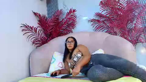 Snapshot of katiiavega chatting on July 21, 2026, 7:16 pm online show from July 21, 2026, 7:16 pm