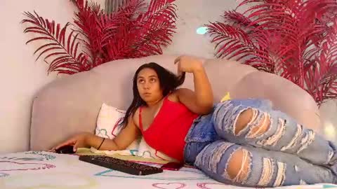 Snapshot of katiiavega chatting on July 26, 2026, 10:44 am online show from July 26, 2026, 10:44 am