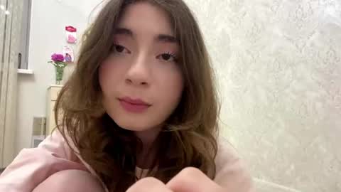Snapshot of katinaflatau chatting on July 1, 2026, 7:13 pm Rosie online show from July 1, 2026, 7:13 pm