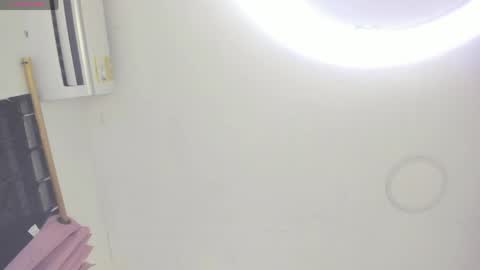 Snapshot of katitaluxury_hot chatting on May 28, 2026, 12:19 am katitaluxury_hot online show from May 28, 2026, 12:19 am