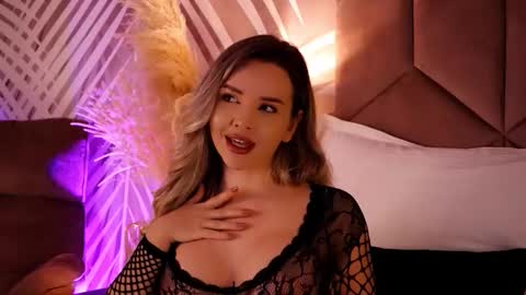 Snapshot of katjolie chatting on October 10, 2025, 7:57 pm KatJolie online show from October 10, 2025, 7:57 pm