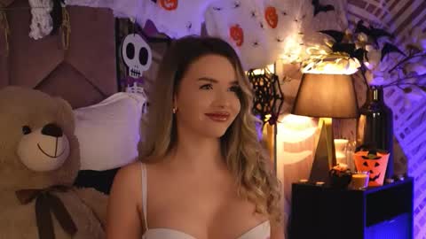 Snapshot of katjolie chatting on October 27, 2025, 8:13 pm KatJolie online show from October 27, 2025, 8:13 pm