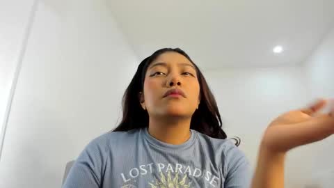 Snapshot of katnees_correa chatting on October 10, 2025, 6:45 am Follow me on instagram and twitter as correaktnees online show from October 10, 2025, 6:45 am