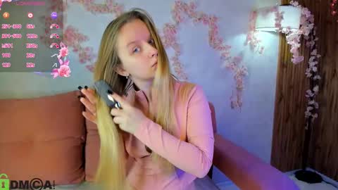 Snapshot of katrina_bail chatting on October 4, 2025, 1:03 am Katrina Bail online show from October 4, 2025, 1:03 am