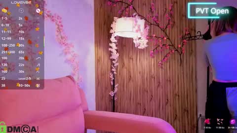 Snapshot of katrina_bail chatting on November 17, 2025, 1:00 am Katrina Bail online show from November 17, 2025, 1:00 am