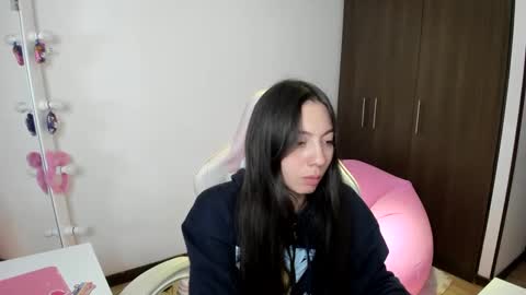 Snapshot of katrinrosex chatting on December 3, 2024, 12:24 am Katrin online show from December 3, 2024, 12:24 am