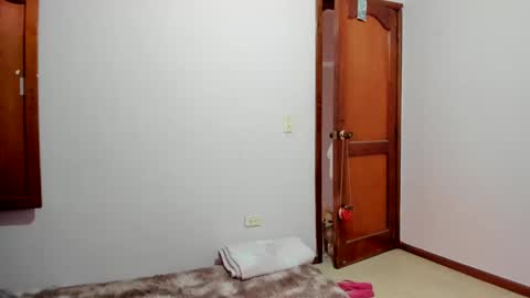 Snapshot of katrinrosex chatting on November 24, 2025, 2:17 pm Katrin online show from November 24, 2025, 2:17 pm