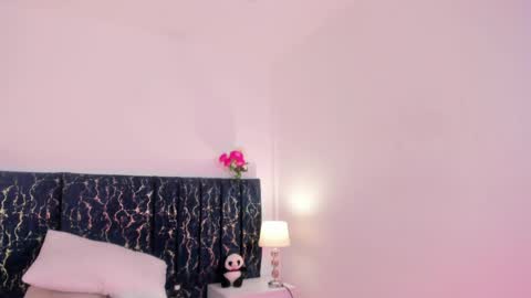 Snapshot of katte_landerr chatting on April 24, 2026, 1:24 pm Katte online show from April 24, 2026, 1:24 pm