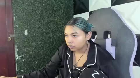 Snapshot of katteyes_ chatting on March 22, 2026, 7:39 pm katteyes_ online show from March 22, 2026, 7:39 pm