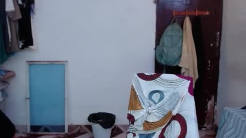 katteyes_ online show from May 22, 2026, 7:41 pm