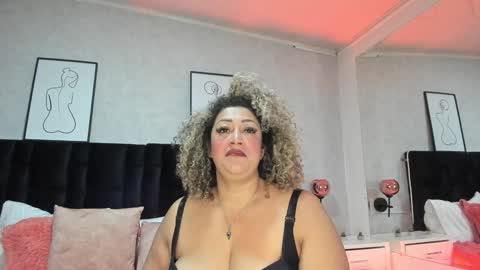 Snapshot of katti_barrera chatting on February 7, 2025, 10:40 am katti_barrera online show from February 7, 2025, 10:40 am