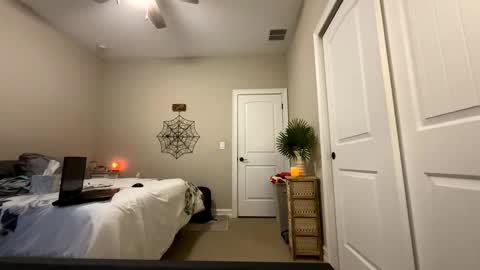 Josie live show Tuesday Wednesday and Thursday online show from October 18, 2025, 12:02 am