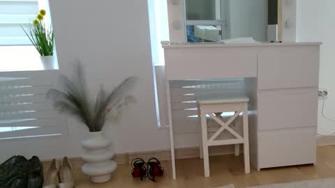 Katty Perry online show from March 4, 2026, 3:18 pm