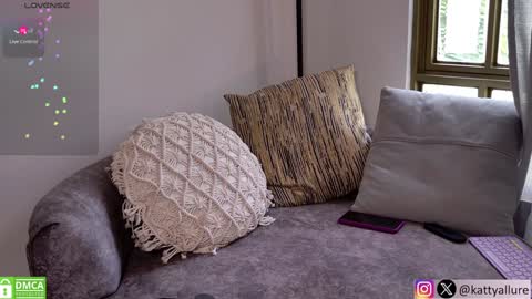 Katty online show from December 6, 2024, 9:35 pm