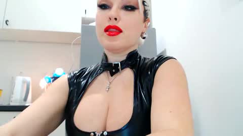 Snapshot of katushax chatting on January 28, 2025, 9:29 pm KatuhaX online show from January 28, 2025, 9:29 pm